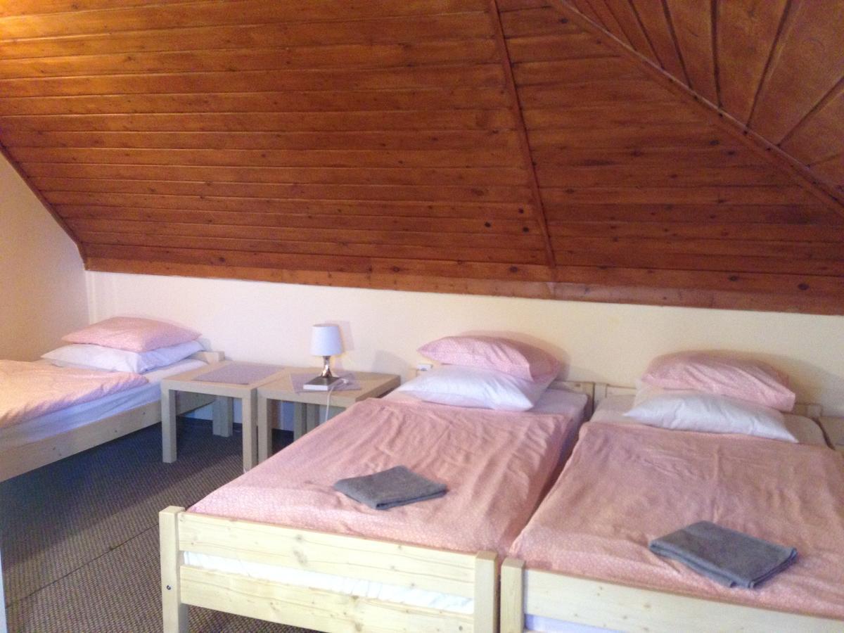 Park Vendeghaz Hotel Kecskemet Bagian luar foto